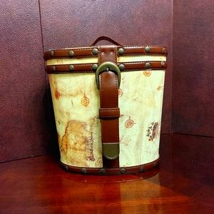 Vintage Portable Oval Wooden Storage Case/Box